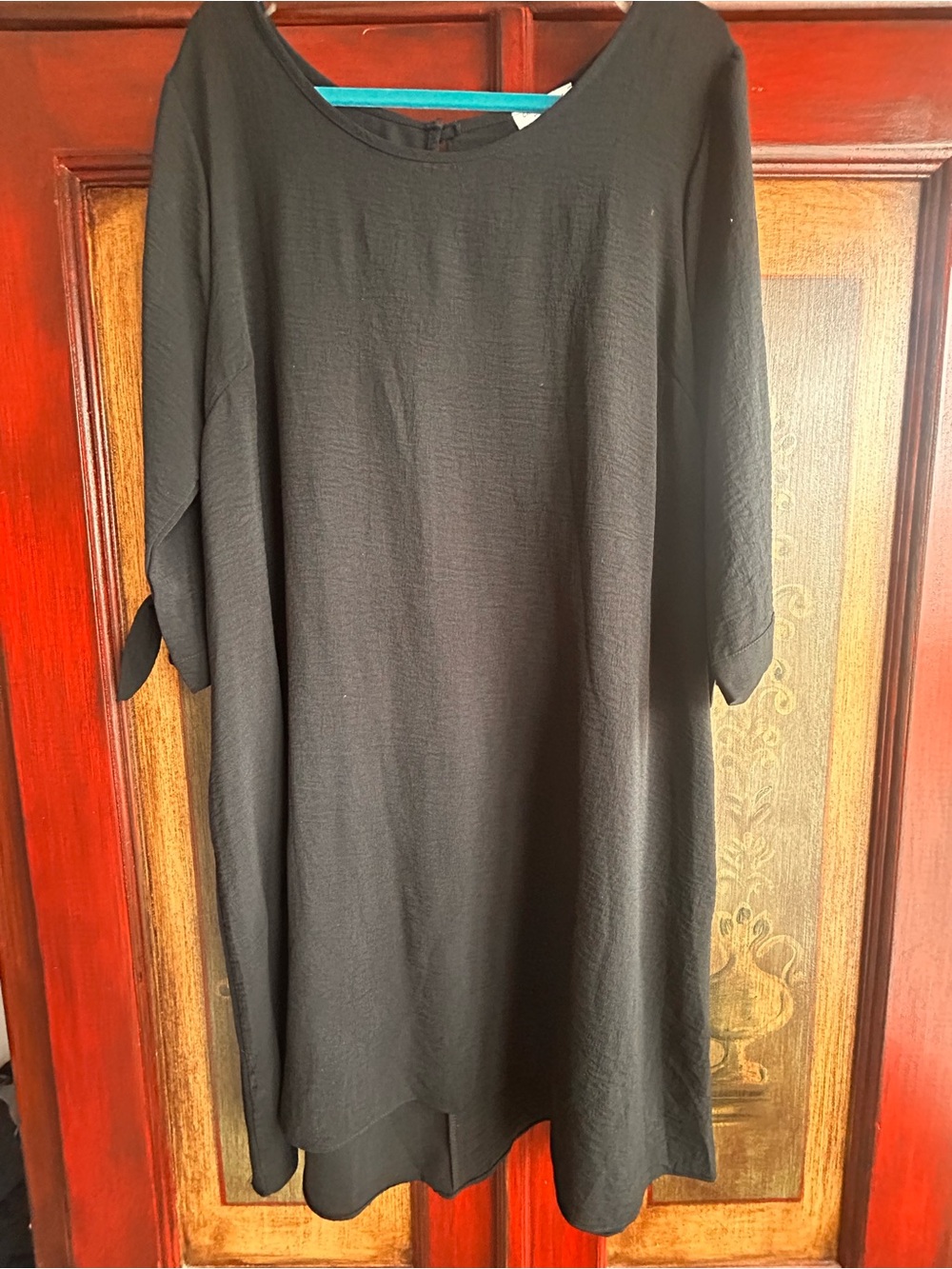 Relaxed Black Midi Dress with Scoop Neck